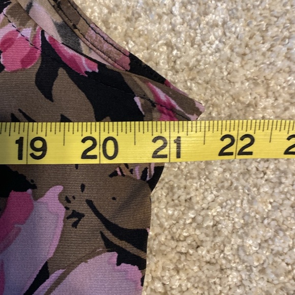 Women’s Croft & Borrow sleeveless drape neck top. Size XL. - Picture 4 of 8